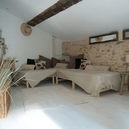 Hameau Barnabe Pensión